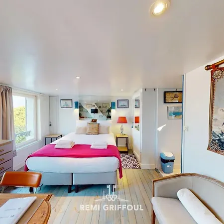 Racing The Wind Apartament