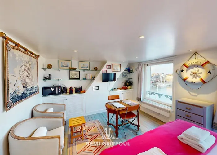 Racing The Wind Honfleur