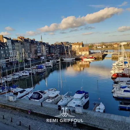 Racing The Wind 公寓